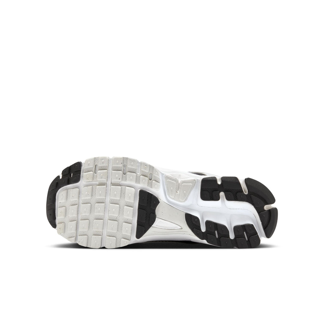 Nike Vomero 5 Shoes (Big Kids)