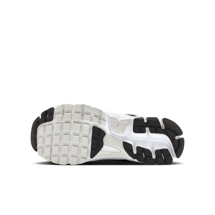 Nike Vomero 5 Shoes (Big Kids)