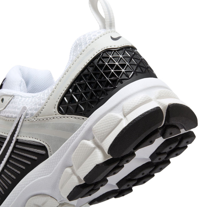 Nike Vomero 5 Shoes (Big Kids)