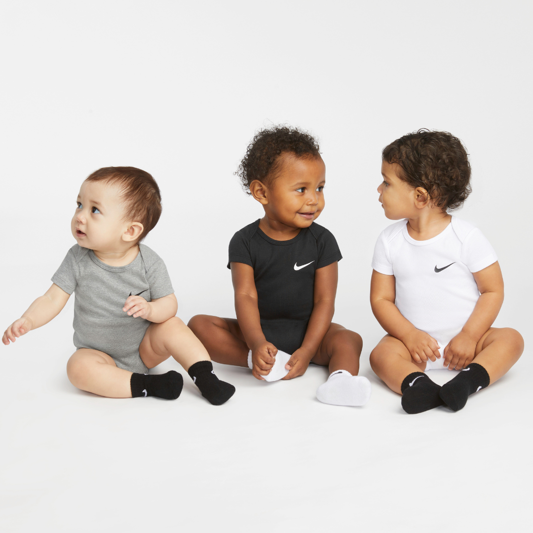 Nike Core Swoosh 3-Pack Gripper Quarter Socks (Infant)